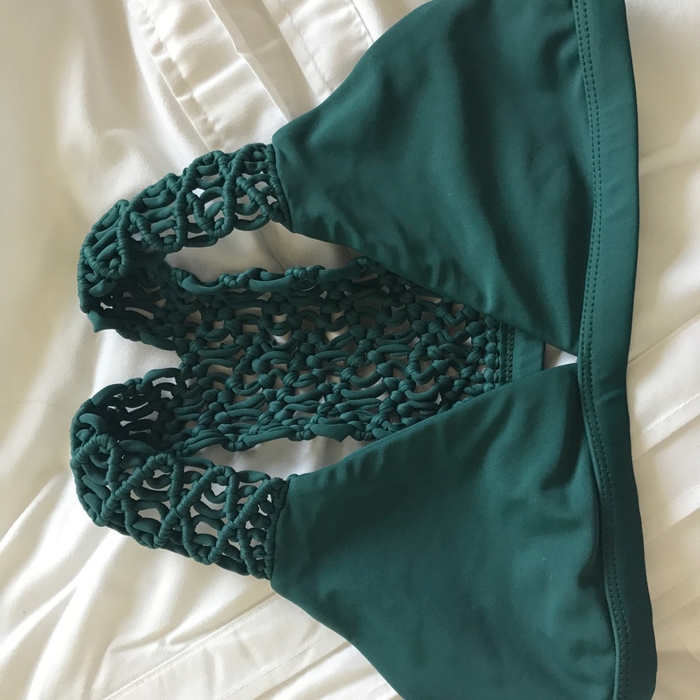 😍NEVER WORN MIKOH BIKINI TOP😍